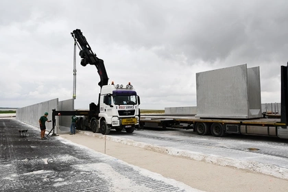  U-WANDEN AVON LA PEZE EN ST-MESMIN, Sleufsilo's, France, Murs AGRI 1