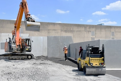 Stützmauern und Betonelementen für LKW-Laderampen, CBS Beton