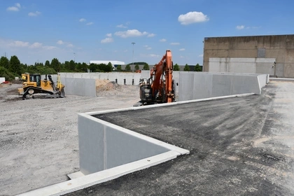 Stützmauern und Betonelementen für LKW-Laderampen, CBS Beton