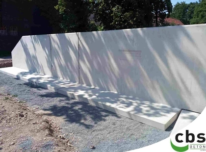 Fahrsilo-Anlage mit L-Fertigelementen