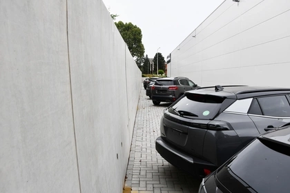 2 Meter lange CLF10GS L-Wände für ein Citroën-Garage, CBS Beton