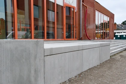 Betonnen Stapstenen, Keerwanden, CBS Beton, Architectuur, trappen, zitbanken 