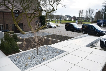 Oprit, voortuin, keerwanden, betonnen keerwanden, CBS Beton, betonplaten 2