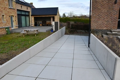 Oprit, voortuin, keerwanden, betonnen keerwanden, CBS Beton, betonplaten 10