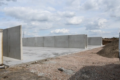 Sleufsilowanden, landbouw, beton wanden, Lembeke, L-wanden