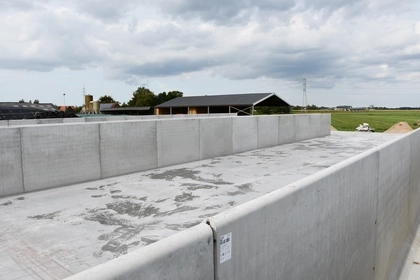 Sleufsilowanden, landbouw, beton wanden, Lembeke, L-wanden 3