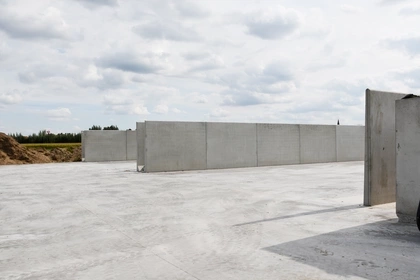 Sleufsilowanden, landbouw, beton wanden, Lembeke, L-wanden 7