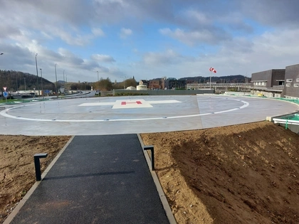 Keerwanden, betonnen wanden, CBS Beton, grondwerken, hospitaal, helikopterplatform 2