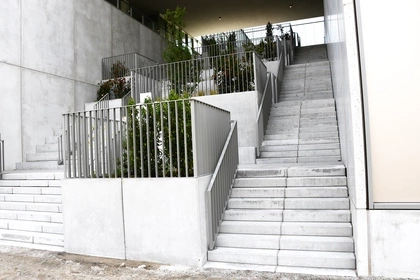 Trappen, Prefabbeton, CB Beton, stapstenen, L-Keerwanden, Campus, Murs en L, Marches de sol