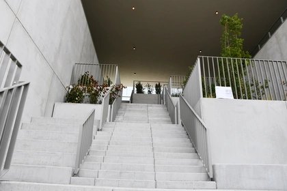 Trappen, Prefabbeton, CB Beton, stapstenen, L-Keerwanden, Campus, Murs en L, Marches de sol