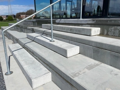 Traptreden, tribune, CBS beton, betonelementen, voetbaltribune