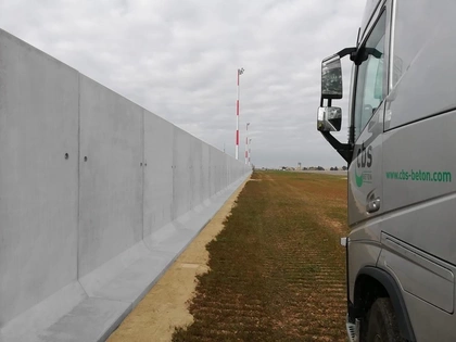 Keerwanden vliegveld, beveiliging, CBS Beton