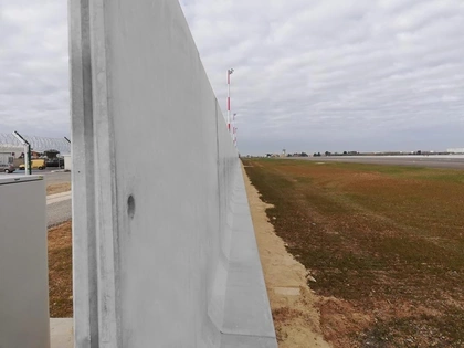 Keerwanden vliegveld, beveiliging, CBS Beton 1