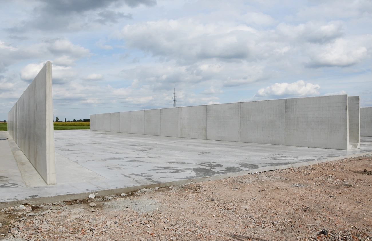 Sleufsilowanden, landbouw, beton wanden, Lembeke, L-wanden