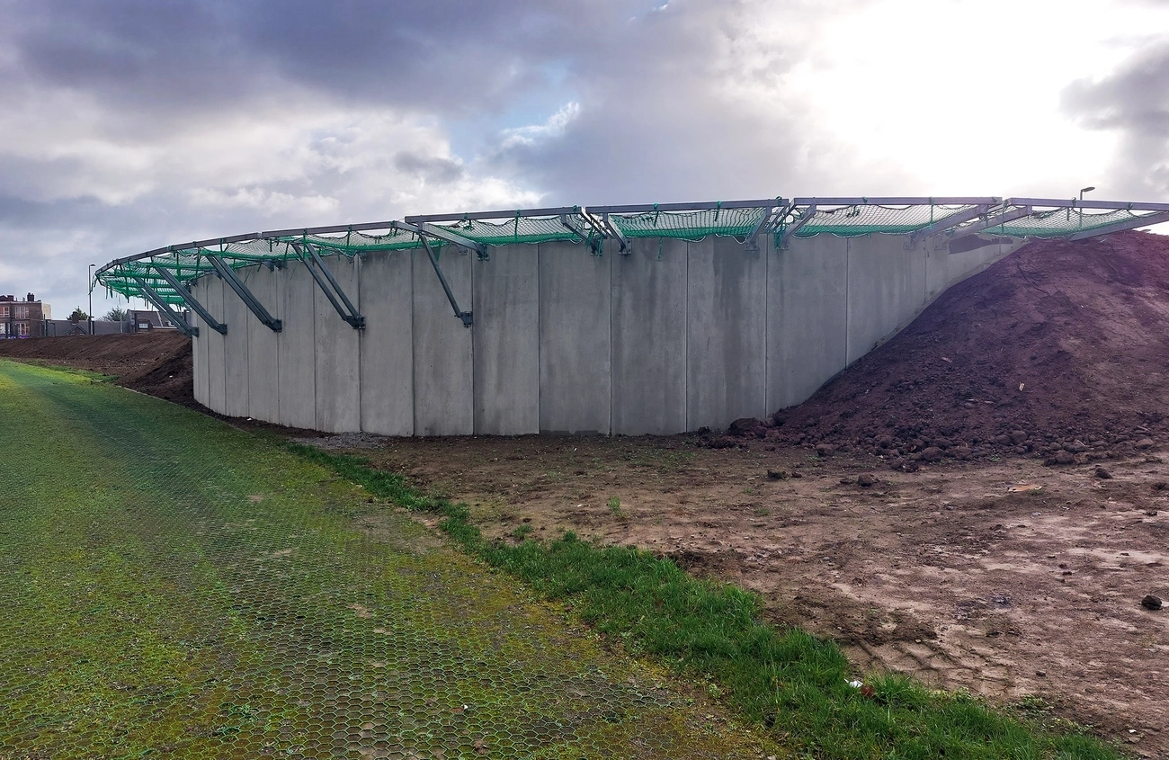 Keerwanden, betonnen wanden, CBS Beton, grondwerken, hospitaal, helikopterplatform