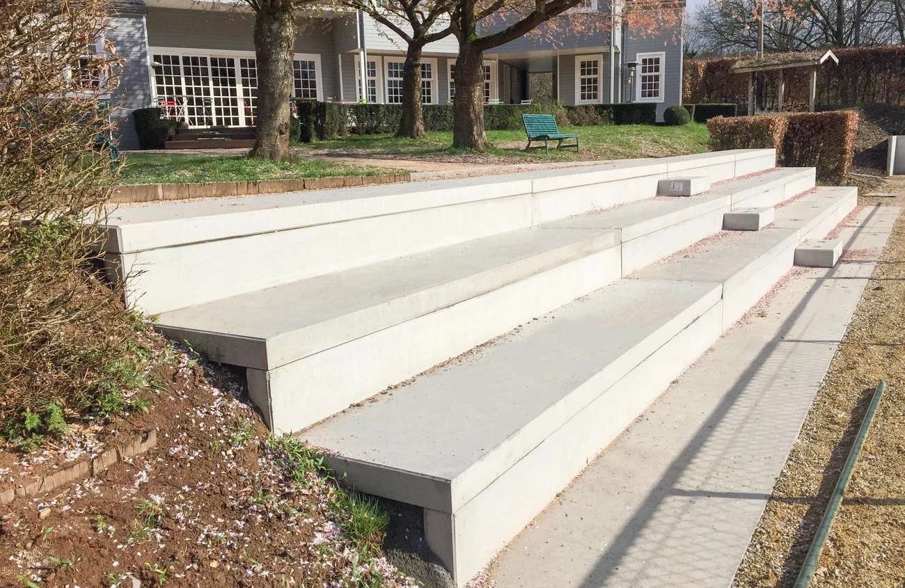 Tribune CBS Beton