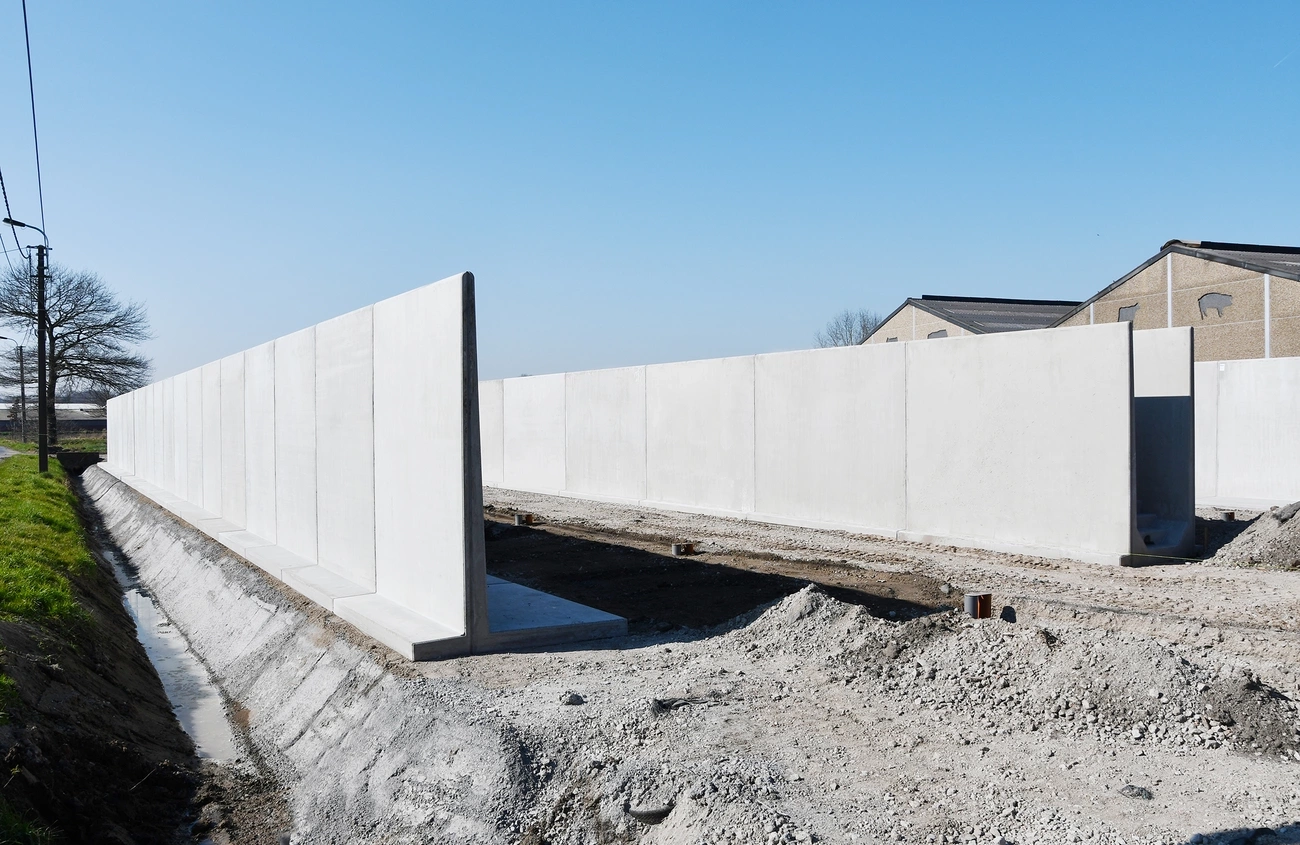 Sleufsilo, keerwanden, L en U wanden, landbouwbedrijf in Beernem, CBS Beton