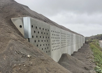 Keerwanden voor oeverzwaluwen Keerwanden voor oeverzwaluwen