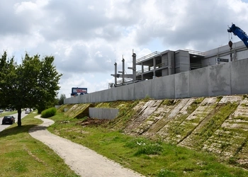 Keerwanden CLF10GS, CBS Beton Nivelles voor een bedrijf, Murs de soutènement, L-Steinen Keerwanden CLF10GS, CBS Beton Nivelles voor een bedrijf, Murs de soutènement, L-Steinen