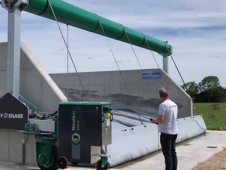 Structured Beef Roughage System Covering systems for roughage | CBS beton