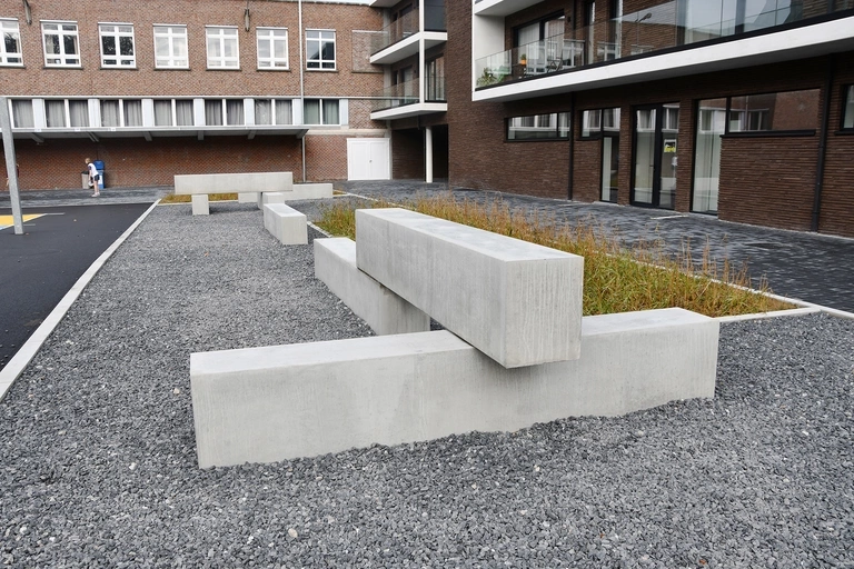 ZITBANKEN & TRIBUNES, Betonnen zitbanken, CBs Beton, traptreden