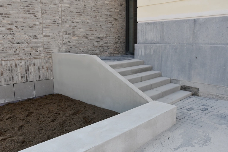 #trappen #schuinewanden #infrastructure #architecture #keerwanden #bouwheren #grondwerk #beton #cbsbeton #wielsbeke #abdij