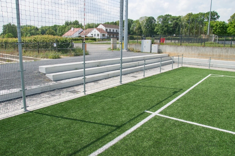 ZITBANKEN & TRIBUNES, Betonnen zitbanken, CBS Beton, traptreden 12